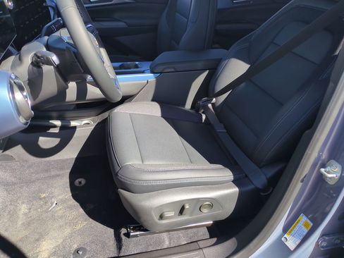 New 2026 Chevrolet Equinox EV LT image 42