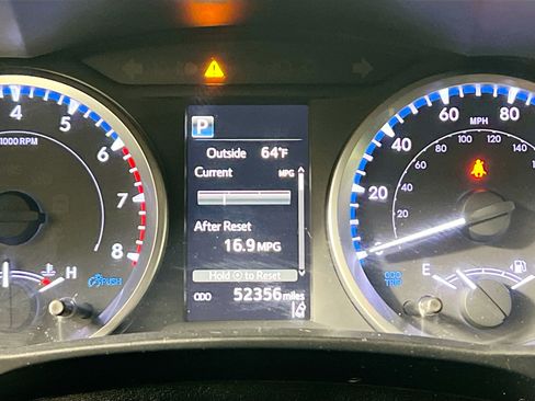 Used 2019 Toyota Highlander LE image 23