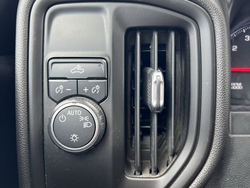 Used 2020 Chevrolet Silverado 1500 Custom w/ Custom Value Package image 10