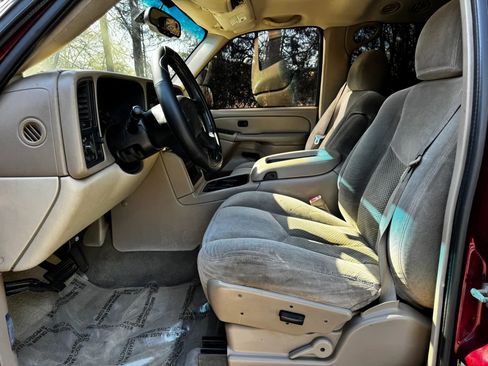 Used 2004 Chevrolet Tahoe LS w/ Preferred Equipment Group image 12