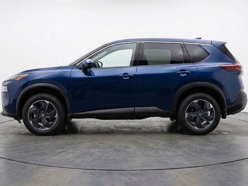 Used 2025 Nissan Rogue SV AWD/4WD image 5