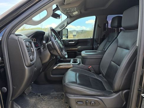 Used 2021 Chevrolet Silverado 2500 LT w/ Midnight Edition image 4