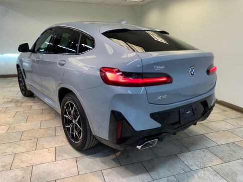 Used 2023 BMW X4 xDrive30i w/ M Sport Package AWD/4WD image 5