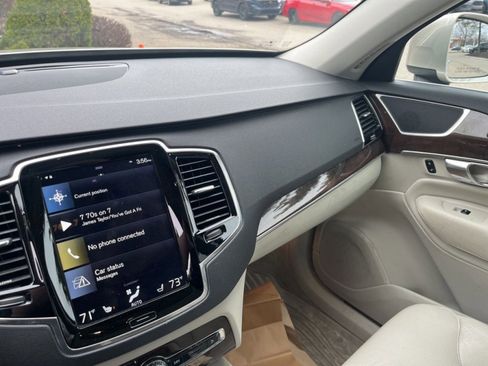 Used 2016 Volvo XC90 T6 Momentum w/ Momentum Plus Package image 17