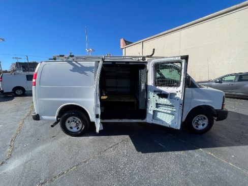 Used 2015 Chevrolet Express 2500 Work Van image 9