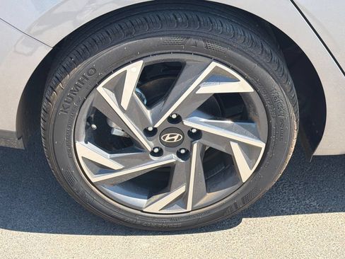 Certified 2025 Hyundai Elantra Sport FWD image 17