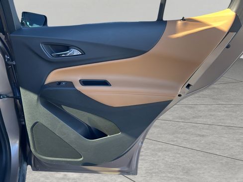 Used 2018 Chevrolet Equinox Premier image 31