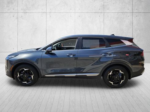 New 2026 Kia Sportage EX FWD image 4