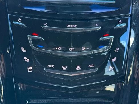 Used 2015 Cadillac Escalade Platinum AWD/4WD image 18