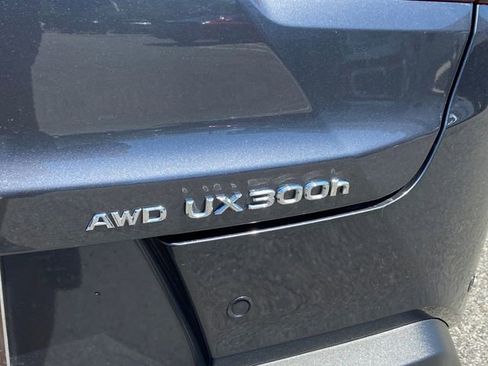 Certified 2025 Lexus UX 300h AWD w/ Accessory Package (Z1) image 32
