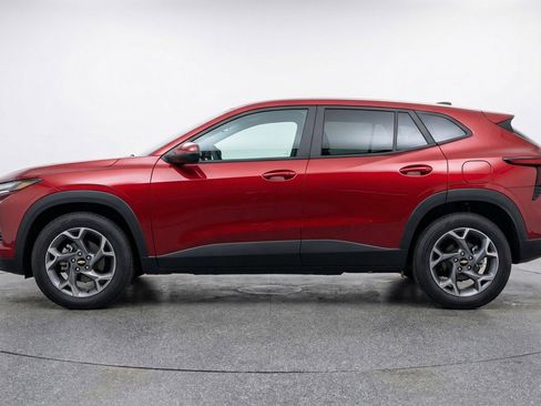 Used 2025 Chevrolet Trax LT FWD image 5