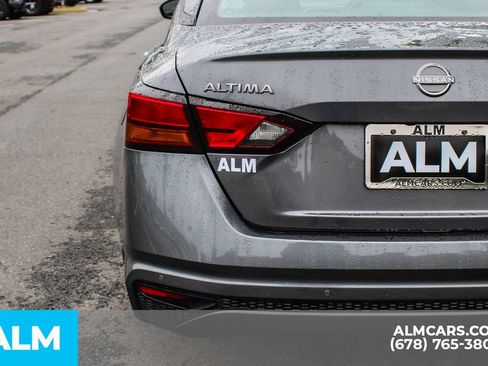 Used 2025 Nissan Altima 2.5 SV FWD image 12