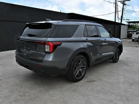 Used 2025 Ford Explorer ST-Line w/ ST-Line Street Pack AWD/4WD image 5