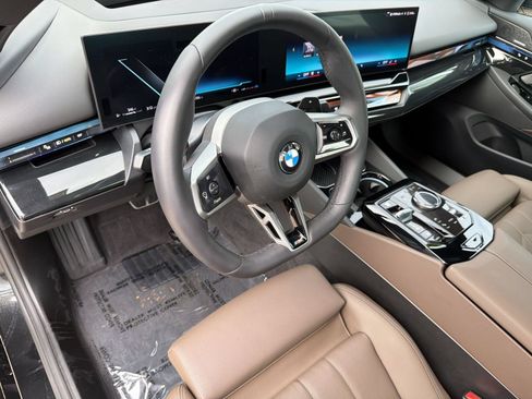 Used 2026 BMW 530i w/ M Sport Package RWD image 3