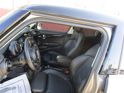 Used 2019 MINI Cooper S w/ Premium Package image 19