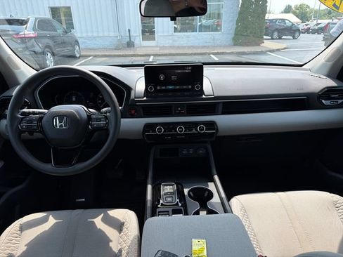 Used 2024 Honda Pilot LX image 28