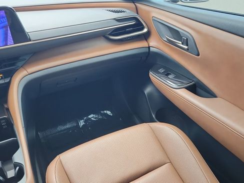 Certified 2025 Toyota Crown Signia AWD/4WD image 13
