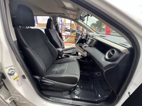 Used 2015 Toyota RAV4 XLE FWD image 35