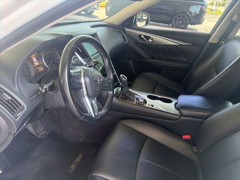Used 2020 INFINITI Q50 Luxe w/ Essential Package (3.0T Luxe) RWD image 8