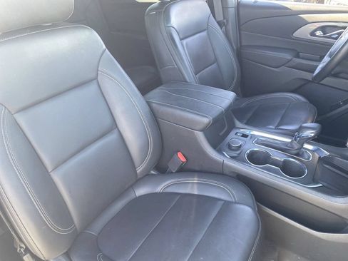 Used 2023 Chevrolet Traverse LT w/ LT Premium Package FWD image 10
