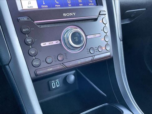 Used 2020 Ford Fusion Titanium image 34