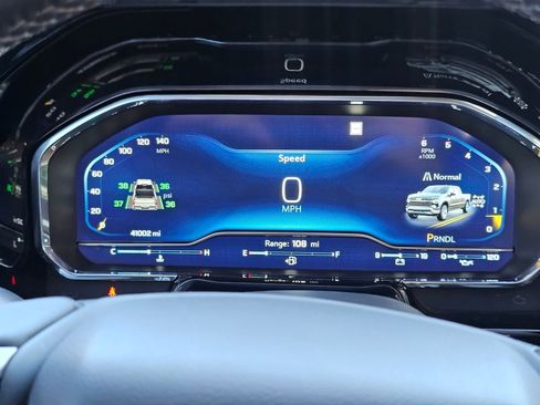 Used 2022 Chevrolet Silverado 1500 LT AWD/4WD image 11