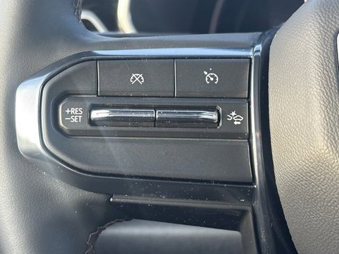 Used 2023 GMC Canyon AT4 w/ AT4 Premium Package image 19