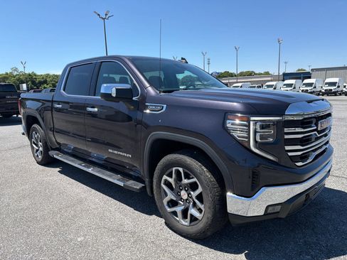 Used 2023 GMC Sierra 1500 SLT w/ SLT Premium Package AWD/4WD image 5
