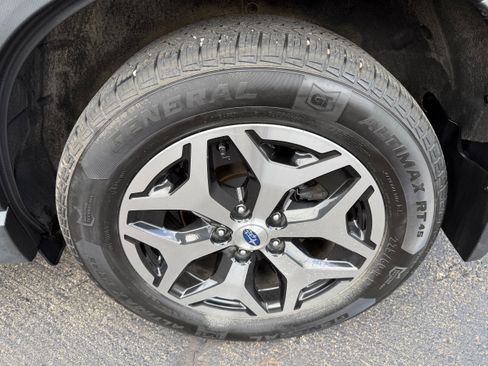 Used 2021 Subaru Forester Premium AWD/4WD image 8