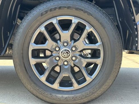 Used 2023 Toyota Tundra Platinum AWD/4WD image 9