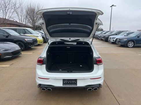 Used 2023 Volkswagen Golf R image 10