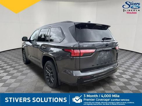 Used 2024 Toyota Sequoia Platinum AWD/4WD image 10