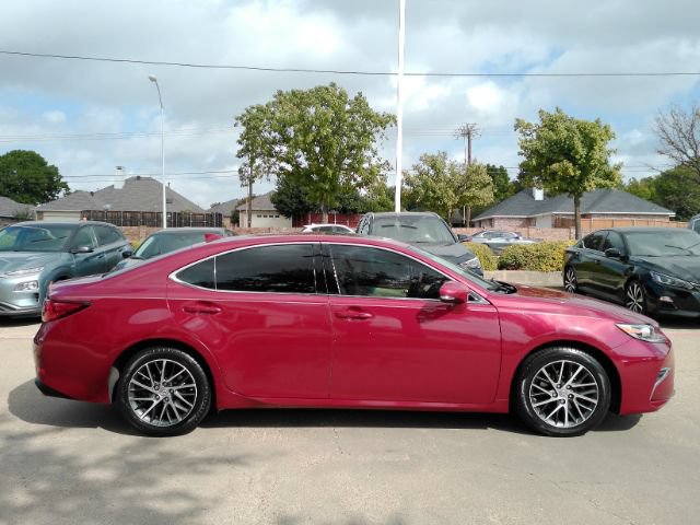 Used 2016 Lexus ES 350 w/ Luxury Package w/Wood Trim FWD image 5