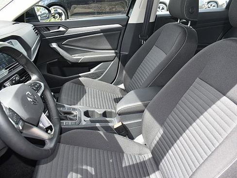 Used 2023 Volkswagen Jetta S image 10