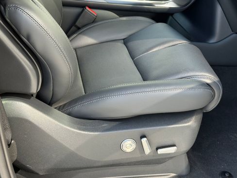 New 2026 Lincoln Navigator Premiere AWD/4WD image 11