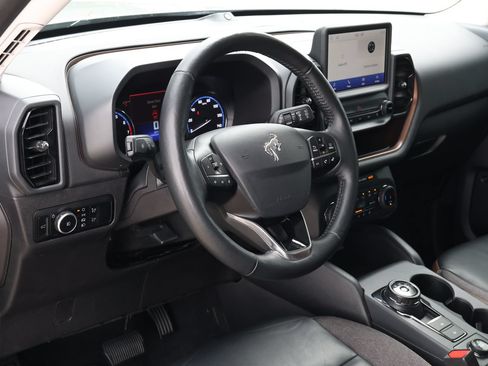 Used 2023 Ford Bronco Sport Outer Banks w/ Tech Package AWD/4WD image 13