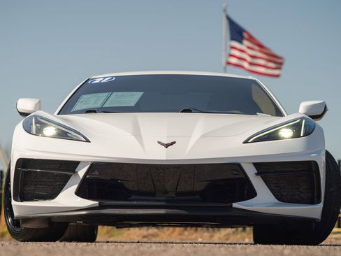 Used 2021 Chevrolet Corvette Stingray Premium Conv w/ Z51 Performance Package image 8