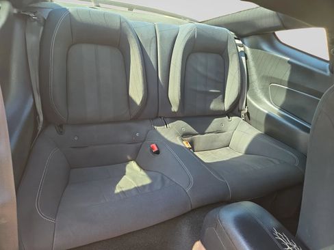 Used 2019 Ford Mustang Coupe RWD image 31