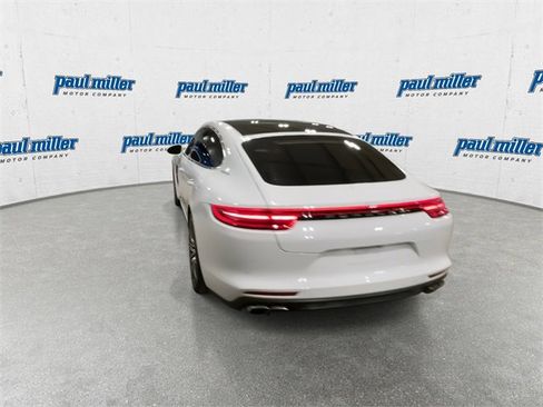 Used 2018 Porsche Panamera Turbo S Executive image 9