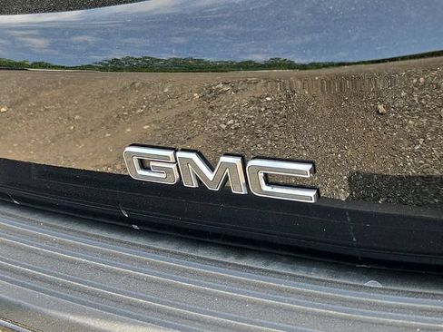 Used 2026 GMC Yukon Denali Ultimate AWD/4WD image 33
