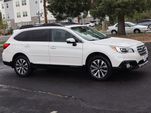 Used 2015 Subaru Outback 2.5i Limited image 2