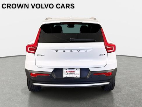 Used 2023 Volvo XC40 B5 Plus w/ Protection Package Premier AWD/4WD image 7