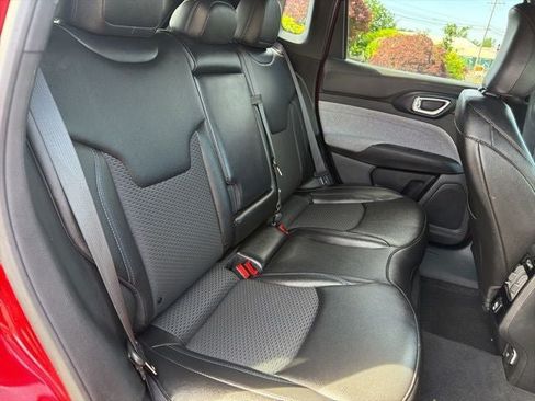 Used 2024 Jeep Compass Latitude AWD/4WD image 14
