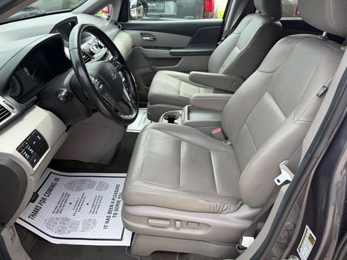 Used 2014 Honda Odyssey Sport image 9