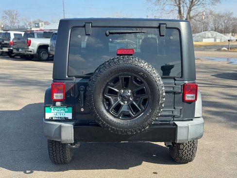 Used 2017 Jeep Wrangler Sport image 7
