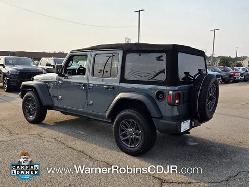 Used 2024 Jeep Wrangler Unlimited Sport AWD/4WD image 10