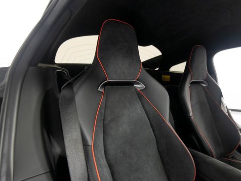 Used 2023 McLaren Artura RWD image 33
