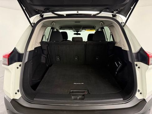 Used 2023 Nissan Rogue S image 32
