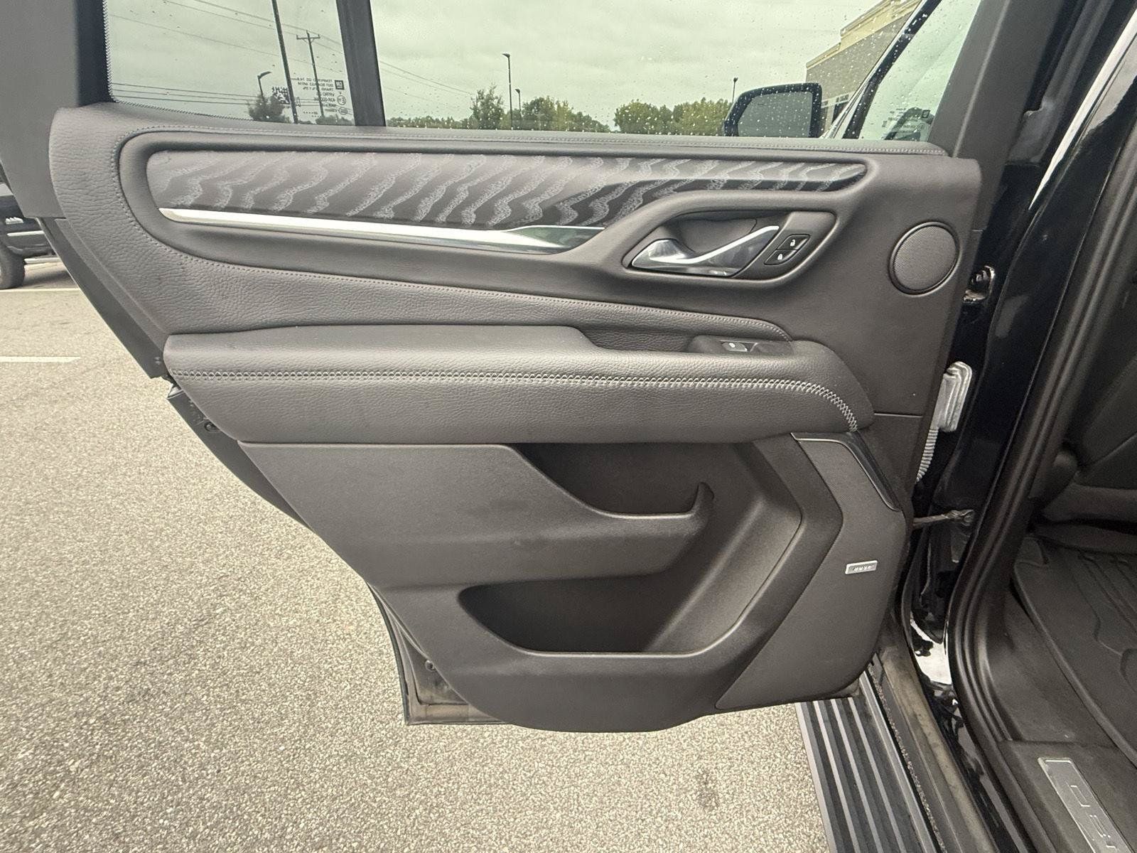 Used 2023 GMC Yukon Denali AWD/4WD image 27