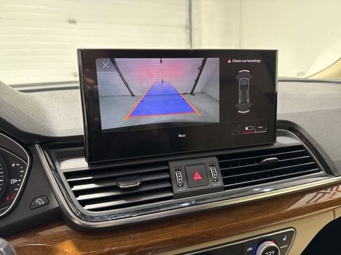 Used 2022 Audi Q5 2.0T Premium w/ Convenience Package image 22